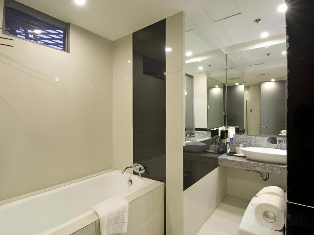 Hive Hotel Quezon City Zewnętrze zdjęcie