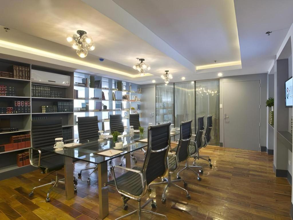 Hive Hotel Quezon City Zewnętrze zdjęcie