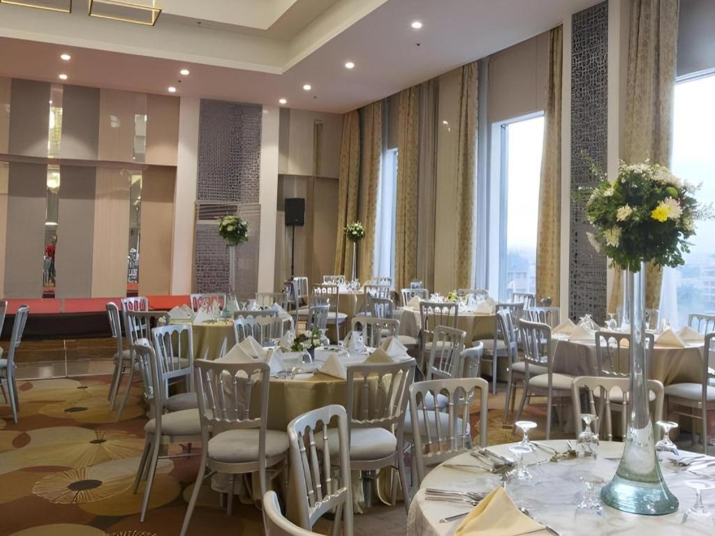 Hive Hotel Quezon City Zewnętrze zdjęcie