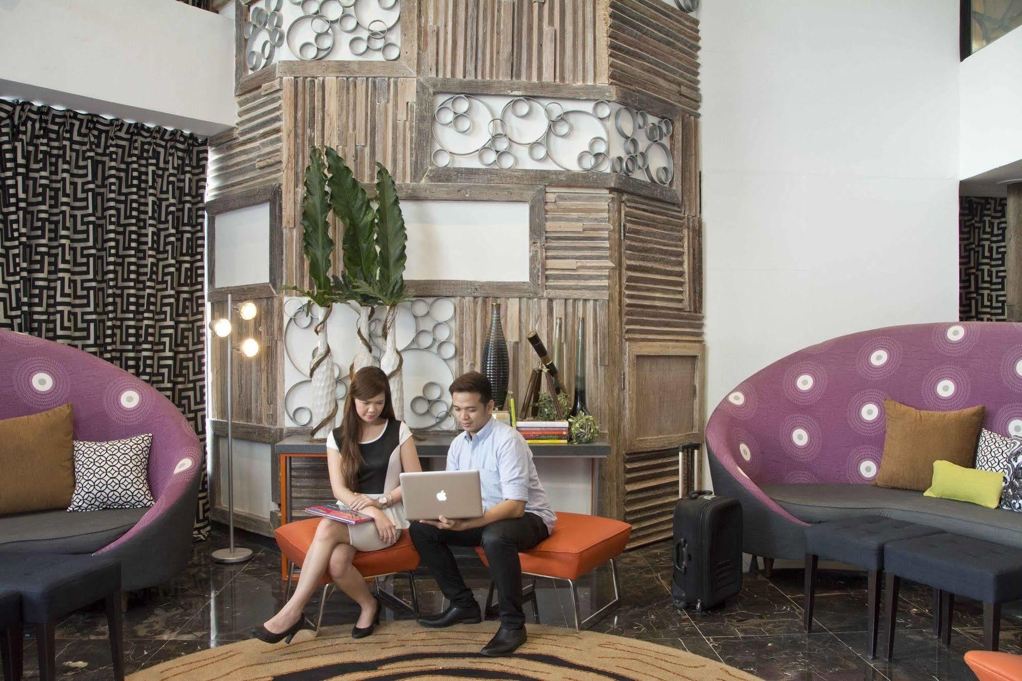 Hive Hotel Quezon City Zewnętrze zdjęcie