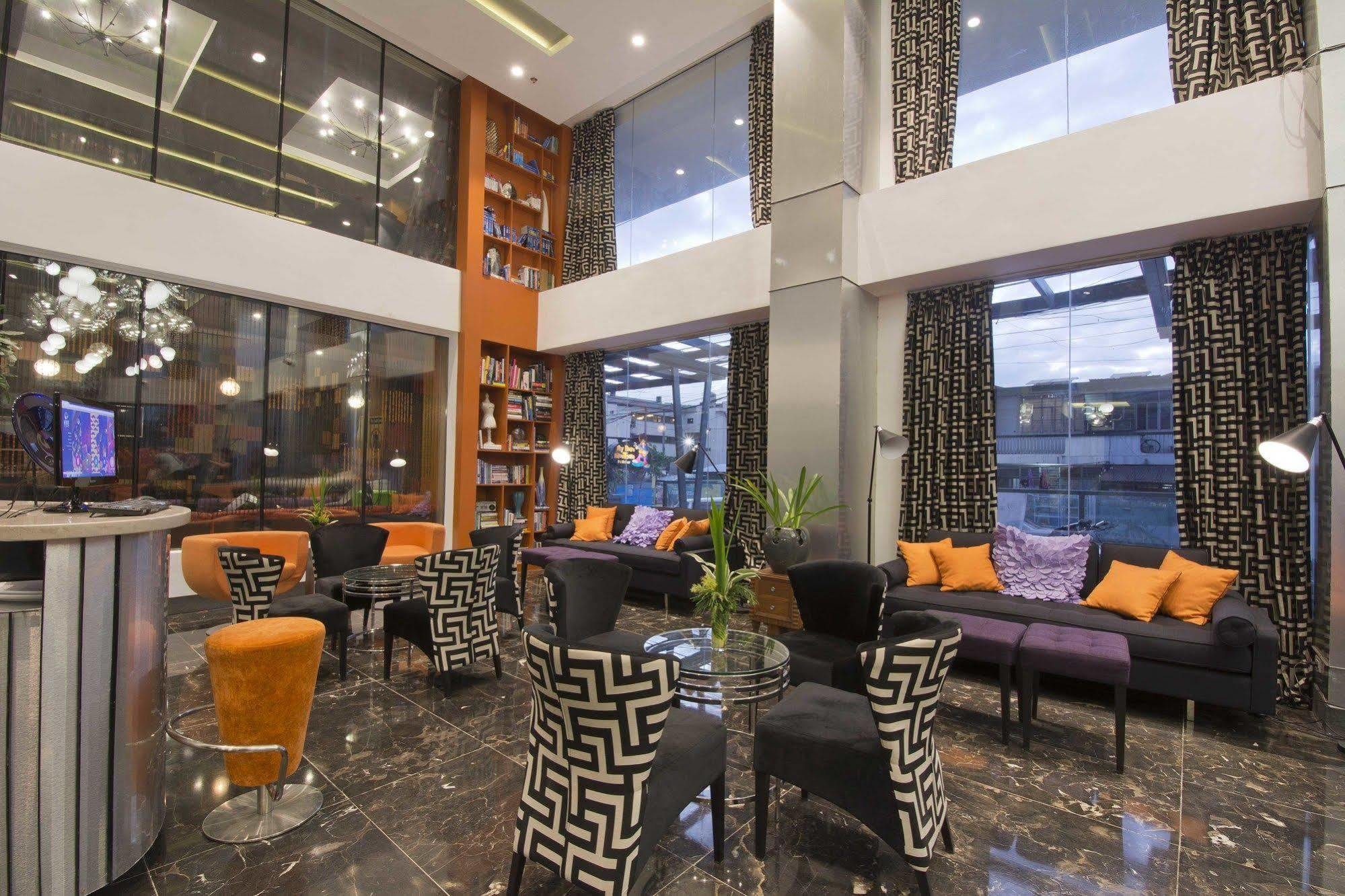 Hive Hotel Quezon City Zewnętrze zdjęcie