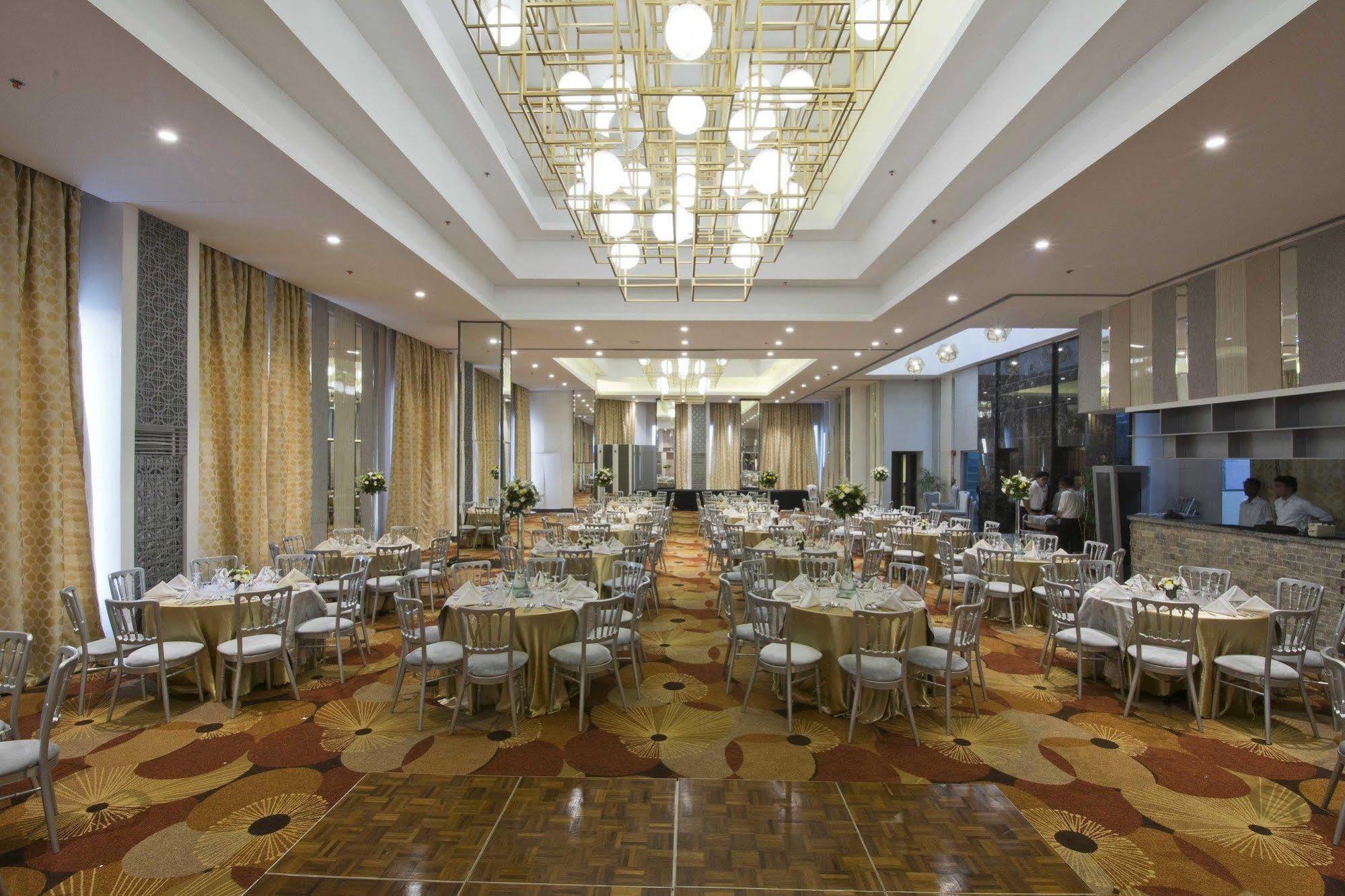 Hive Hotel Quezon City Zewnętrze zdjęcie